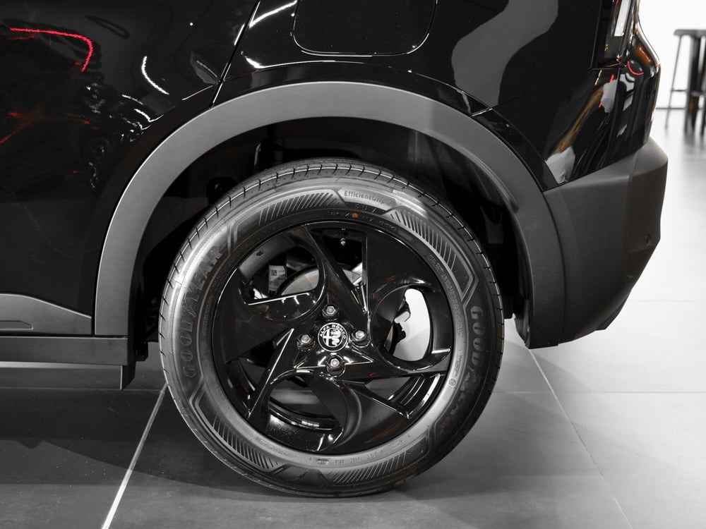 Alfa Romeo Junior nuova a Prato (3)