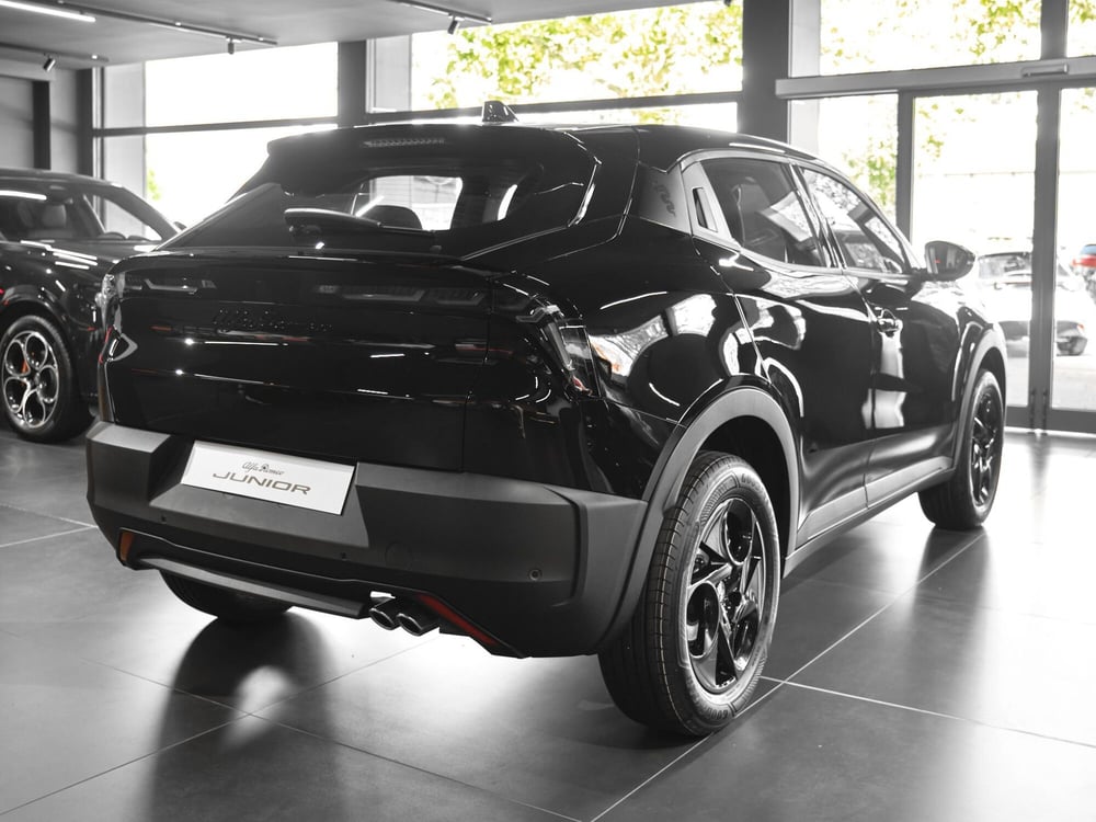 Alfa Romeo Junior nuova a Prato (4)