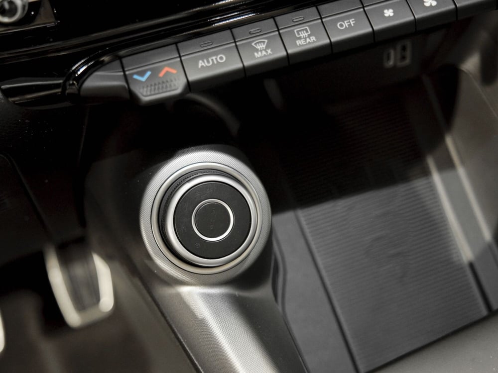 Alfa Romeo Tonale nuova a Prato (10)
