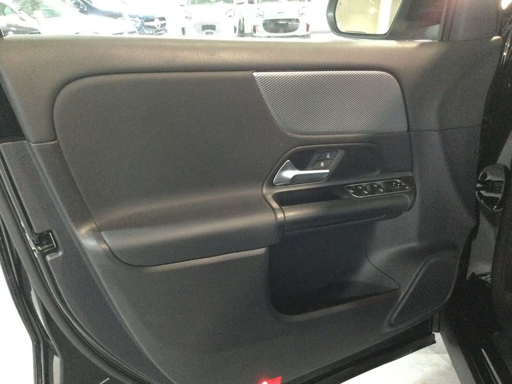 Mercedes-Benz GLA SUV usata a Caserta (12)