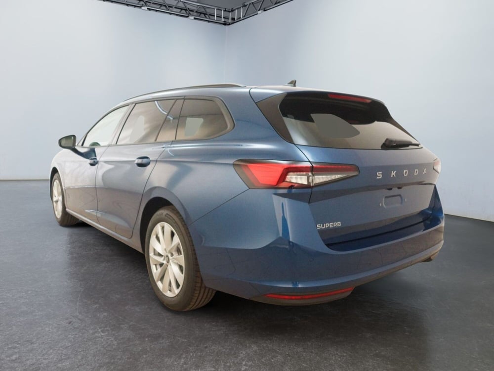 Skoda Superb nuova a Torino (11)