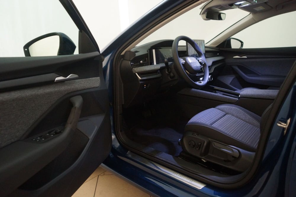 Skoda Superb nuova a Torino (16)