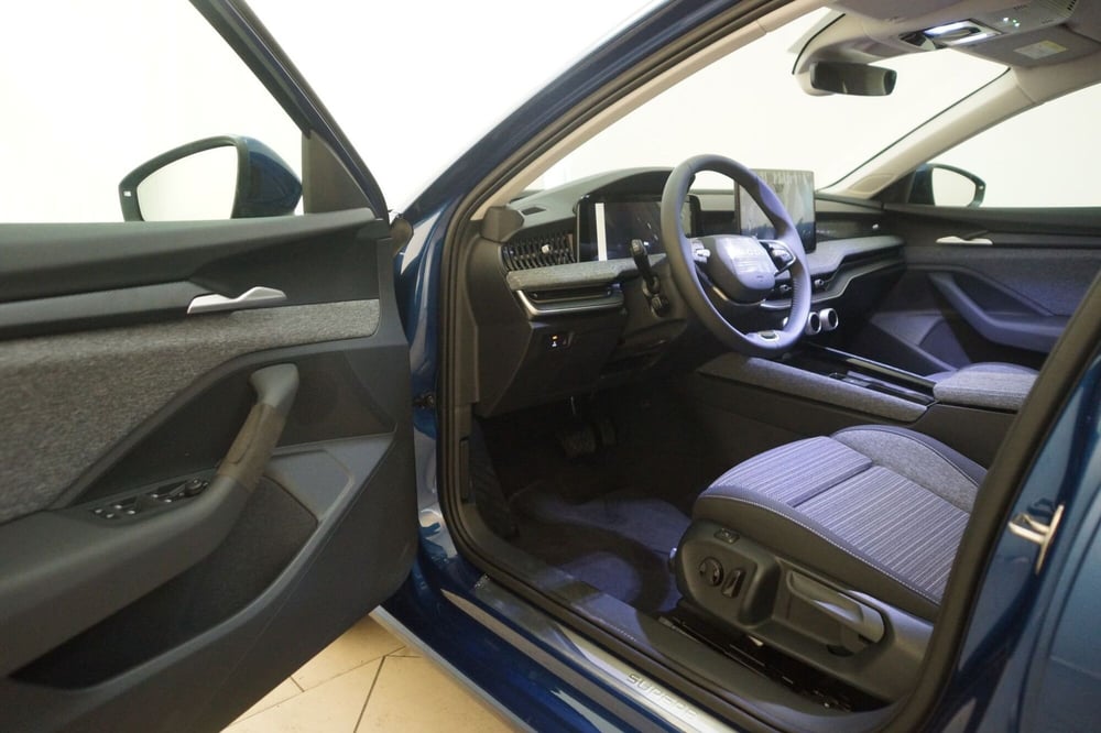 Skoda Superb nuova a Torino (18)