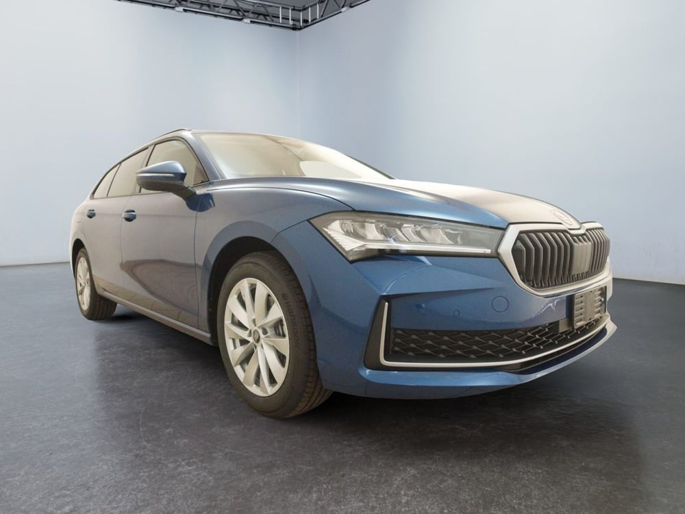 Skoda Superb nuova a Torino (5)