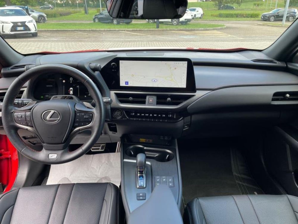 Lexus UX usata a Perugia (14)