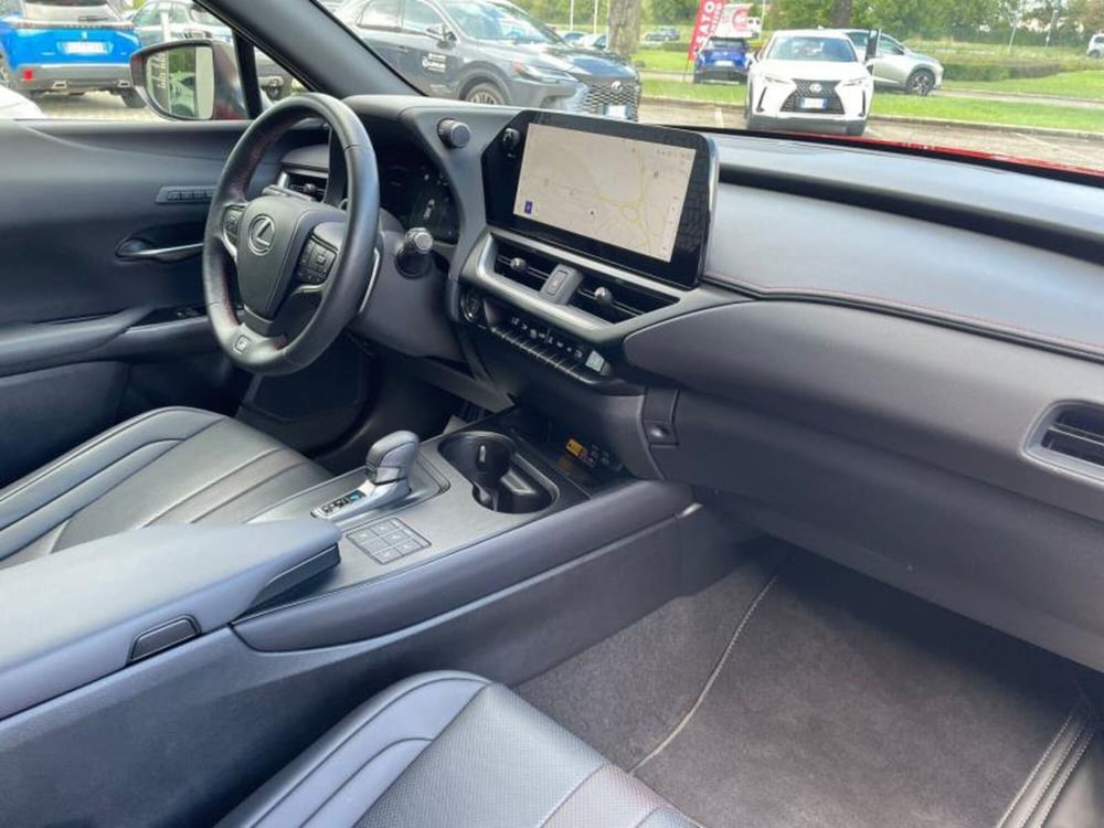 Lexus UX usata a Perugia (15)