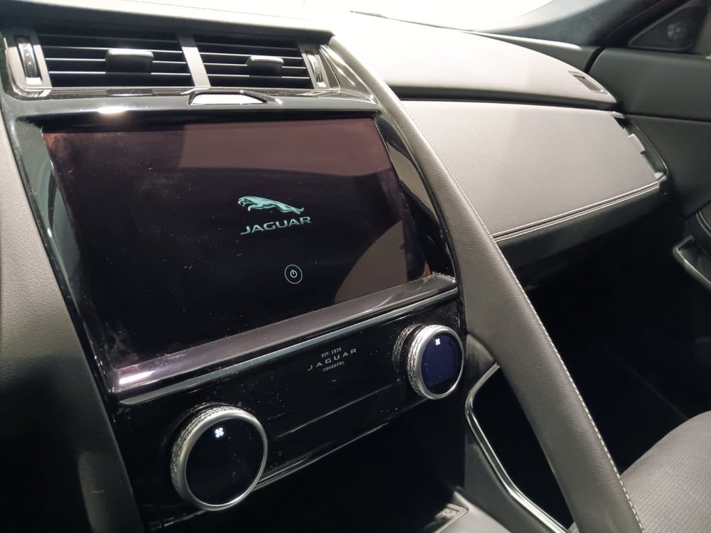 Jaguar E-Pace usata a Cuneo (15)