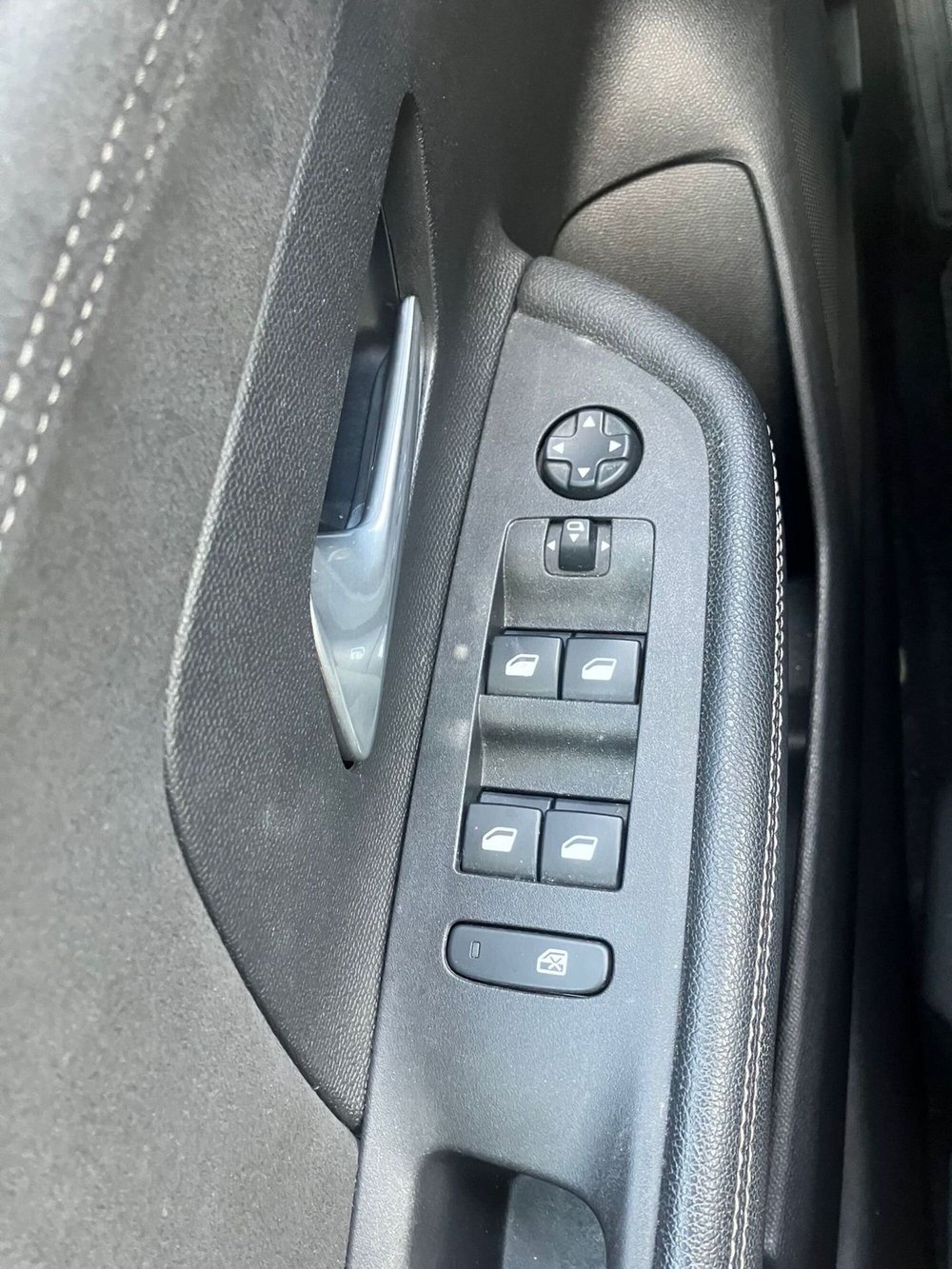 Opel Mokka usata a Lucca (15)