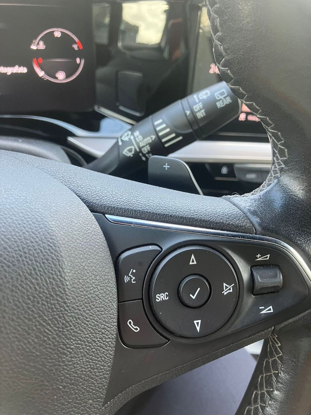Opel Mokka usata a Lucca (17)