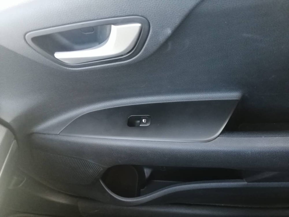 Kia Stonic usata a Salerno (17)