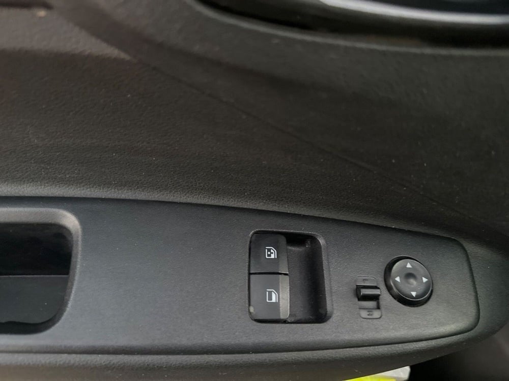 Hyundai i10 usata a Salerno (13)