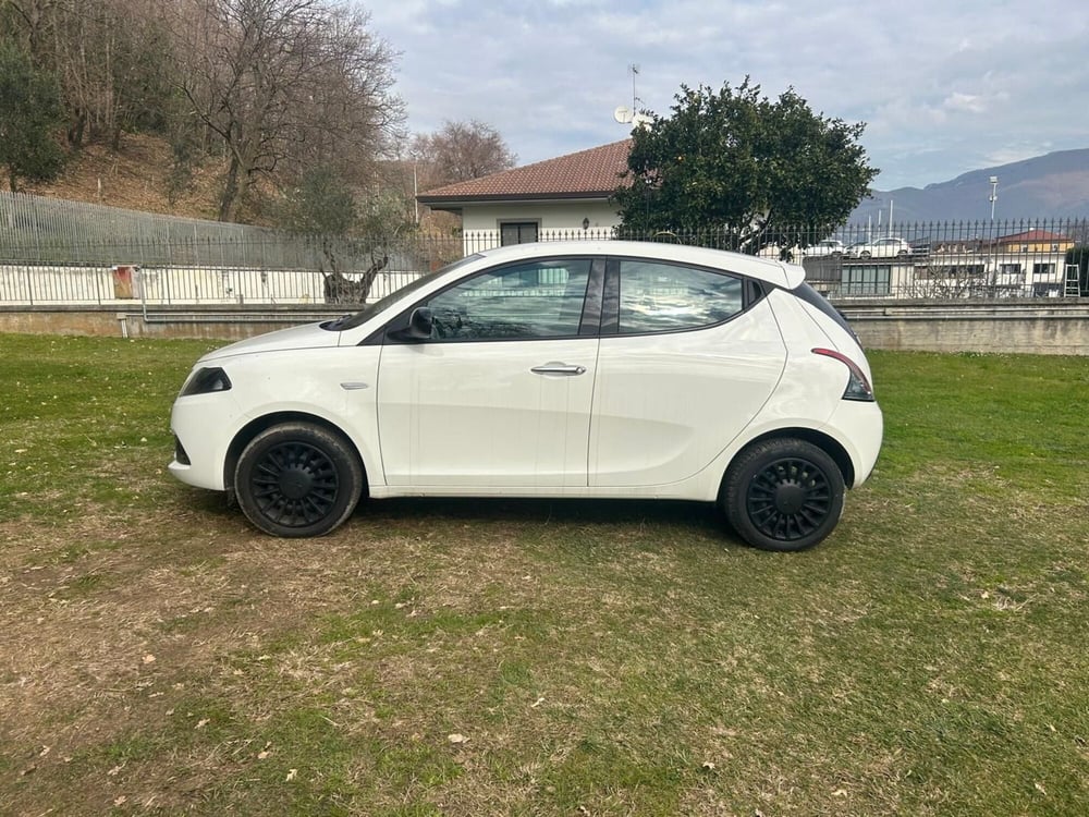 Lancia Ypsilon usata a Salerno (10)