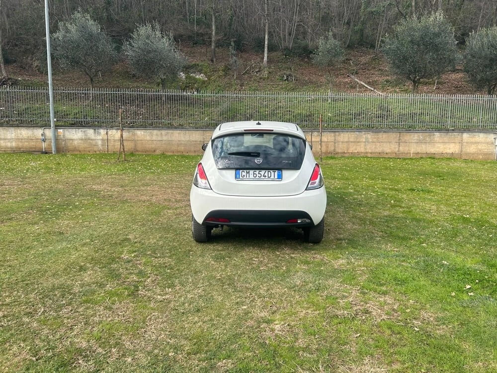 Lancia Ypsilon usata a Salerno (12)