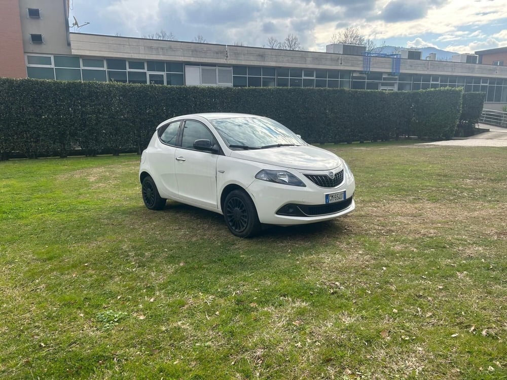 Lancia Ypsilon usata a Salerno (2)