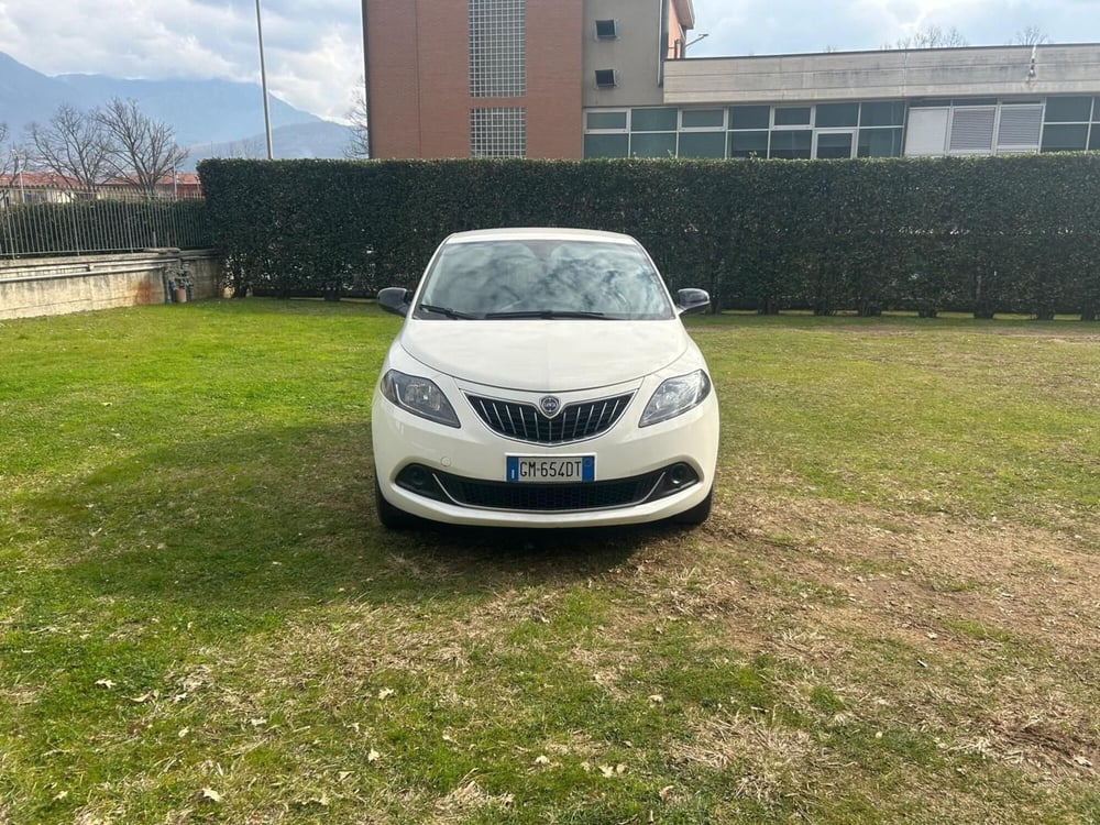 Lancia Ypsilon usata a Salerno (9)
