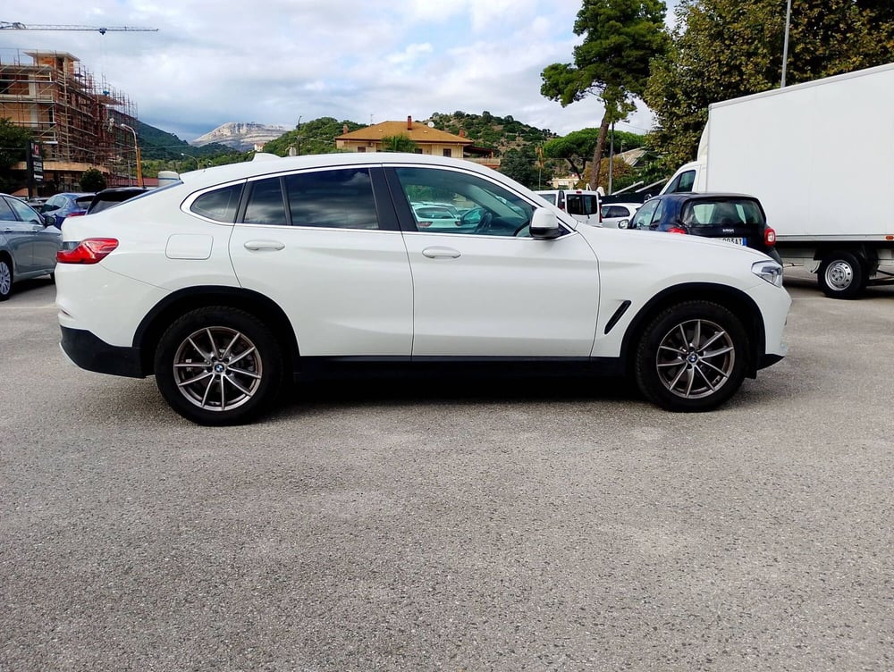 BMW X4 usata a Salerno (9)