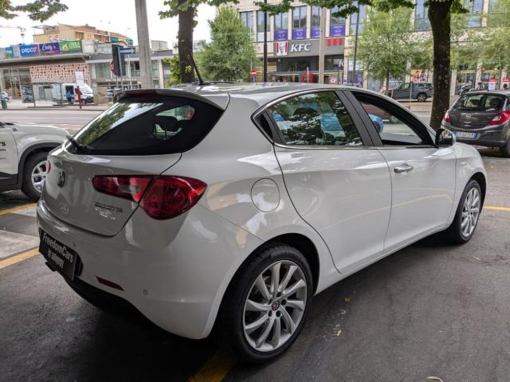 Alfa Romeo Giulietta usata a Parma (8)