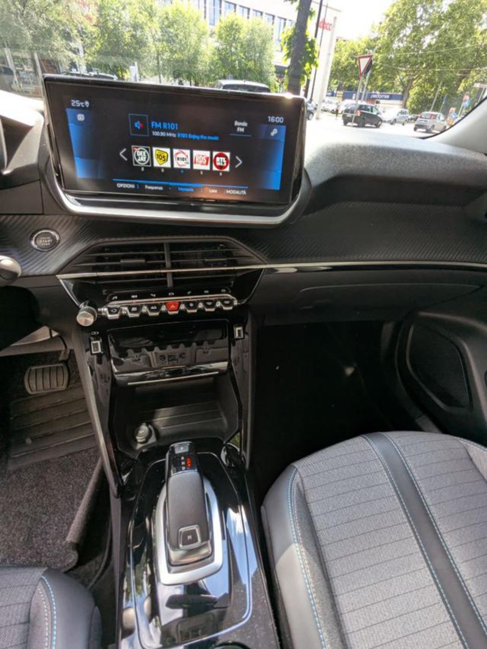Peugeot 2008 usata a Parma (16)