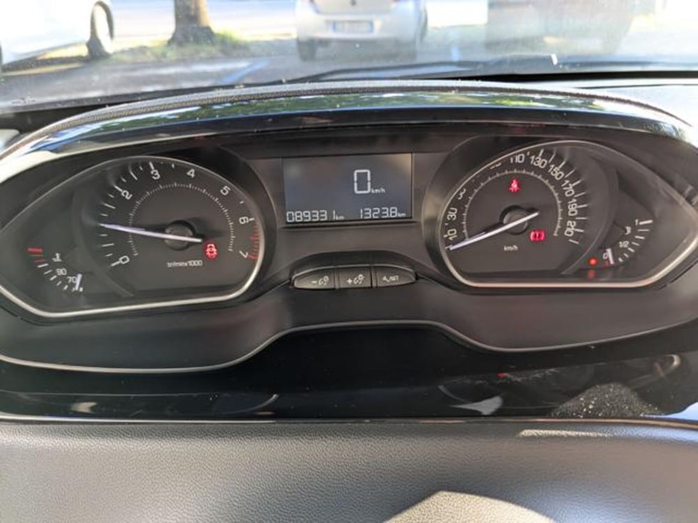 Peugeot 208 usata a Parma (10)