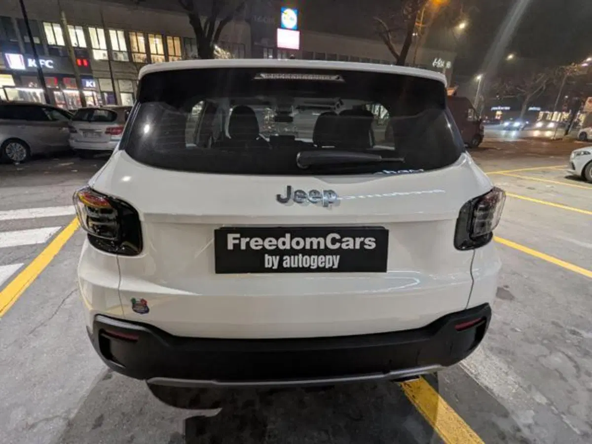 Jeep Avenger nuova a Parma (8)