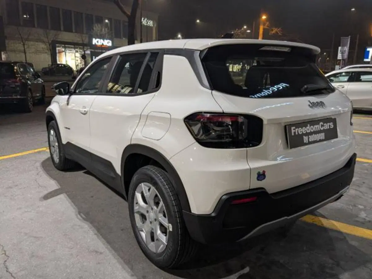 Jeep Avenger nuova a Parma (9)