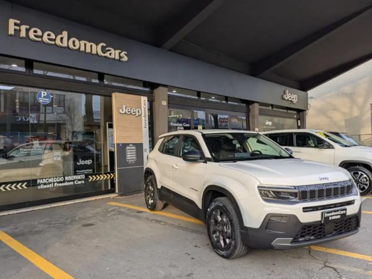 Jeep Avenger nuova a Parma (5)
