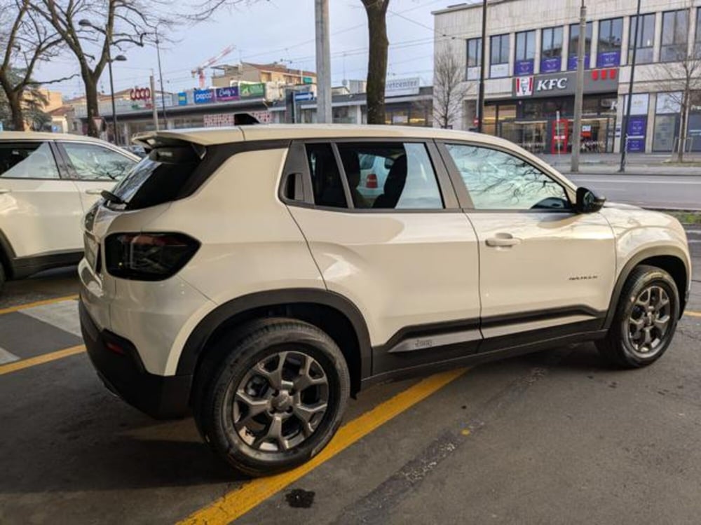 Jeep Avenger nuova a Parma (7)