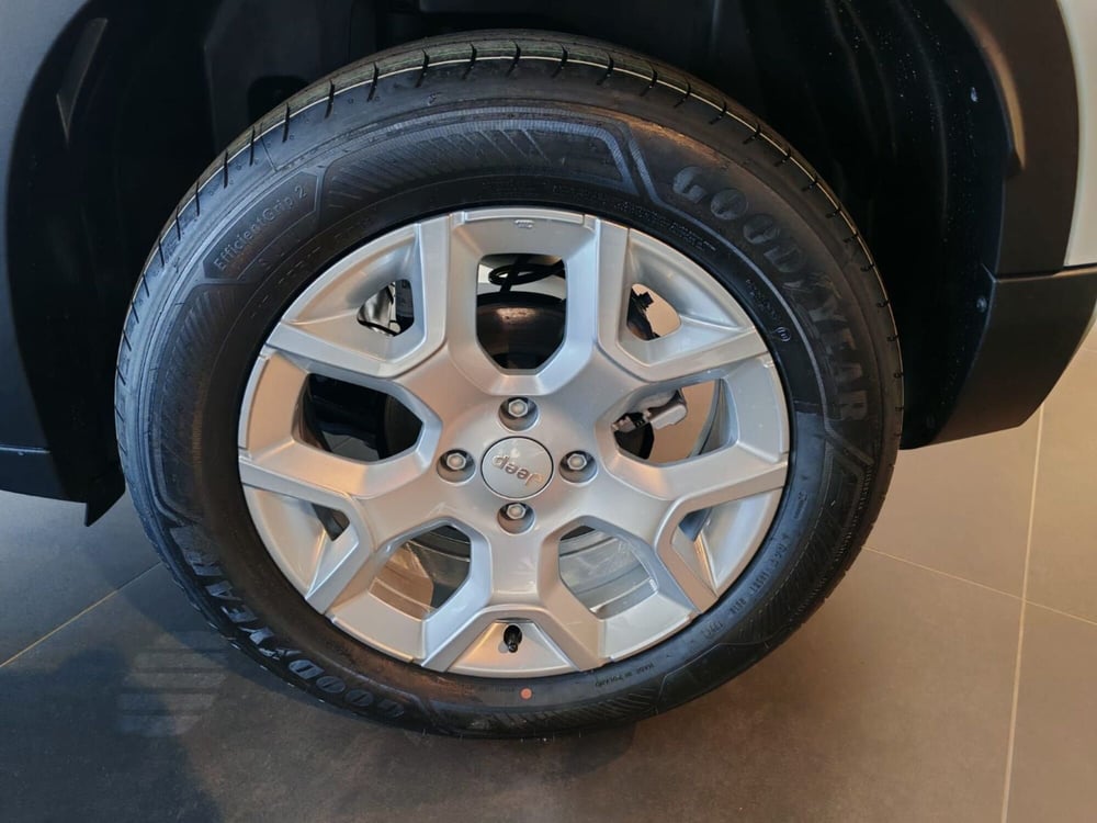 Jeep Avenger nuova a Arezzo (19)