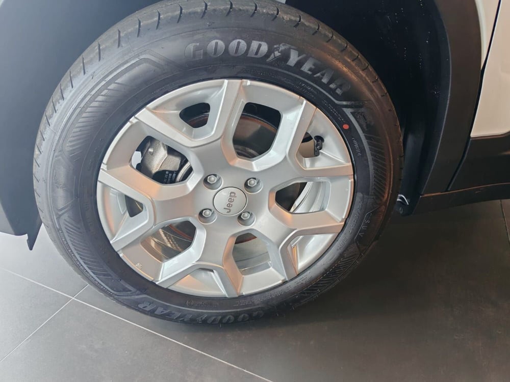 Jeep Avenger nuova a Arezzo (20)