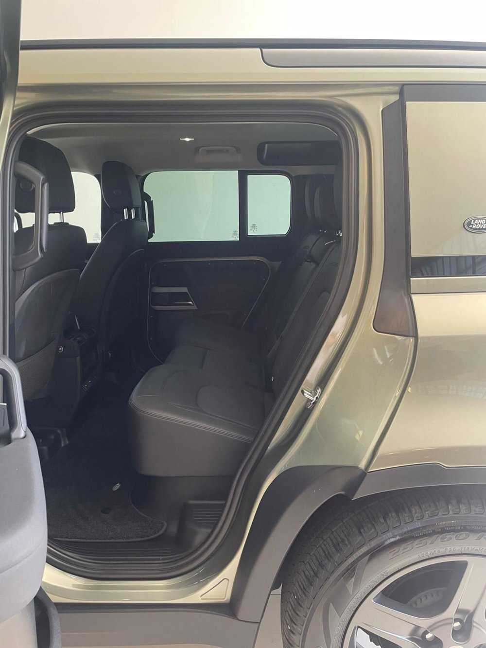 Land Rover Defender usata a Ferrara (5)