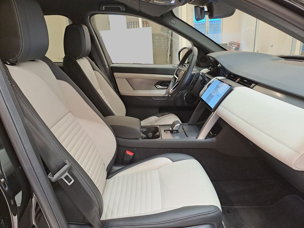 Land Rover Discovery Sport usata a Pavia (3)