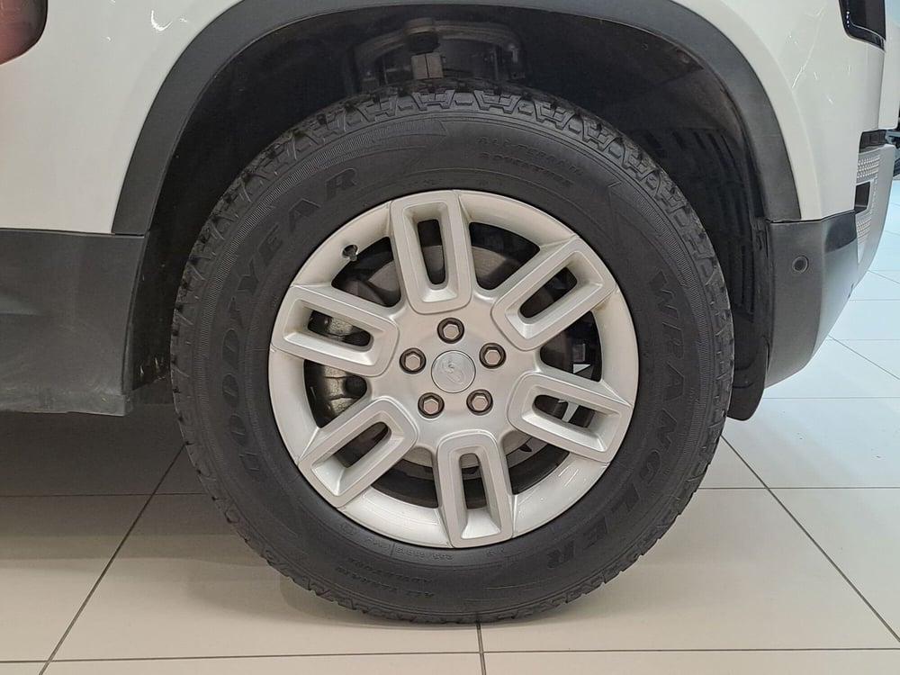 Land Rover Defender usata a Pavia (9)