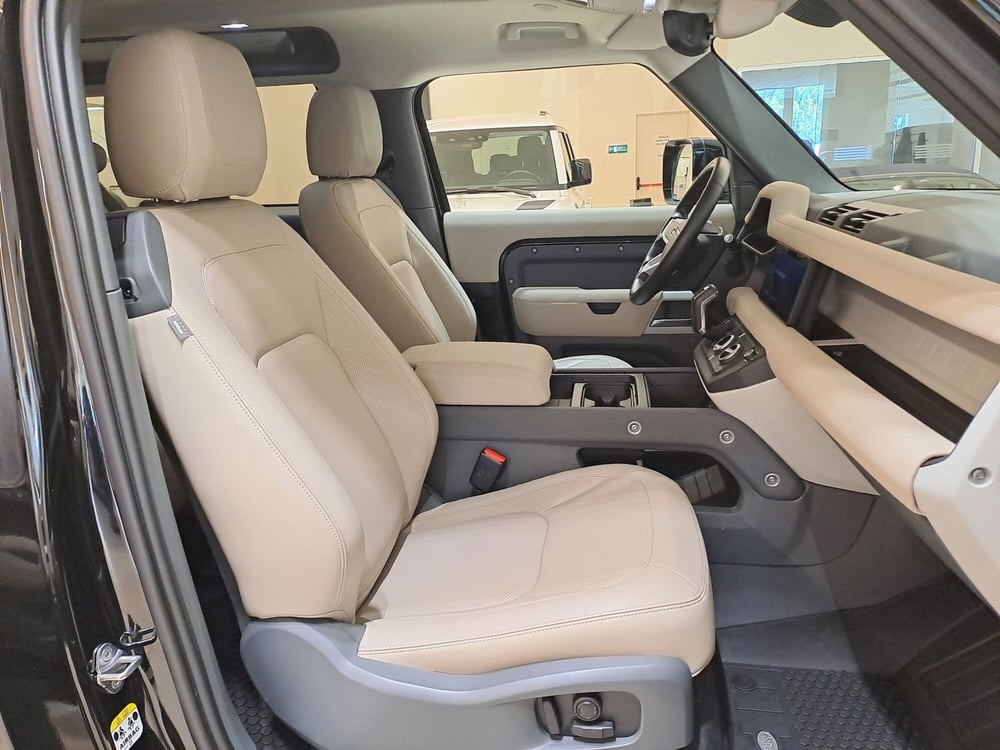 Land Rover Defender usata a Pavia (3)