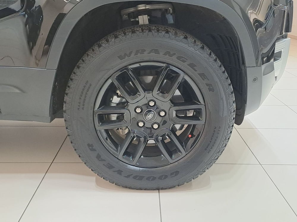 Land Rover Defender usata a Pavia (9)