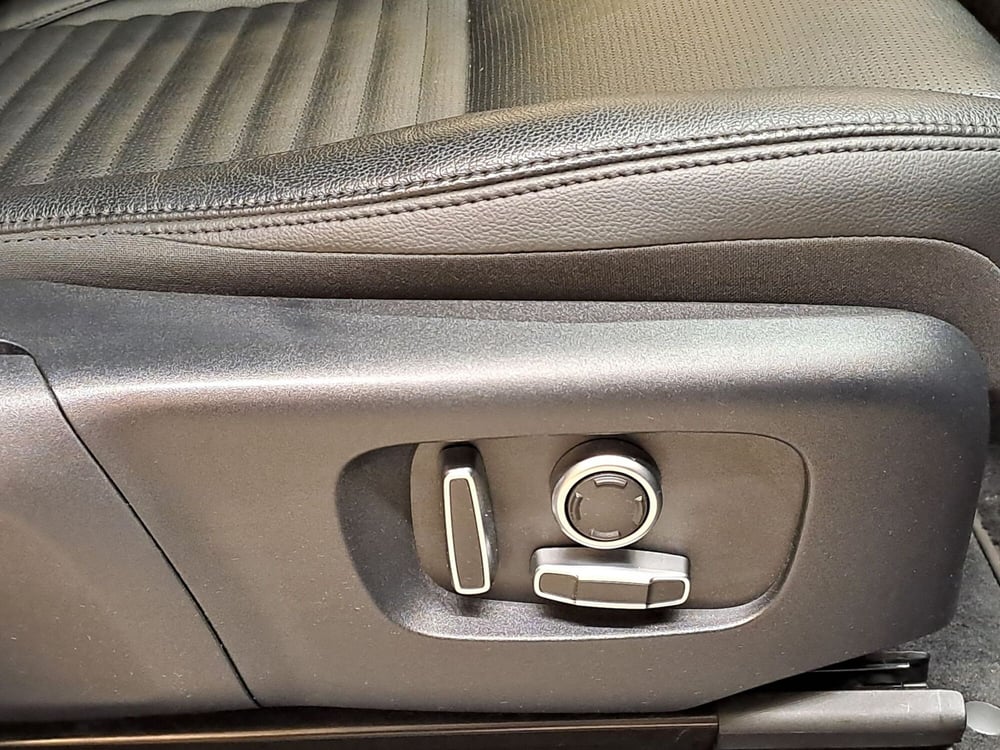 Land Rover Discovery Sport usata a Pavia (14)