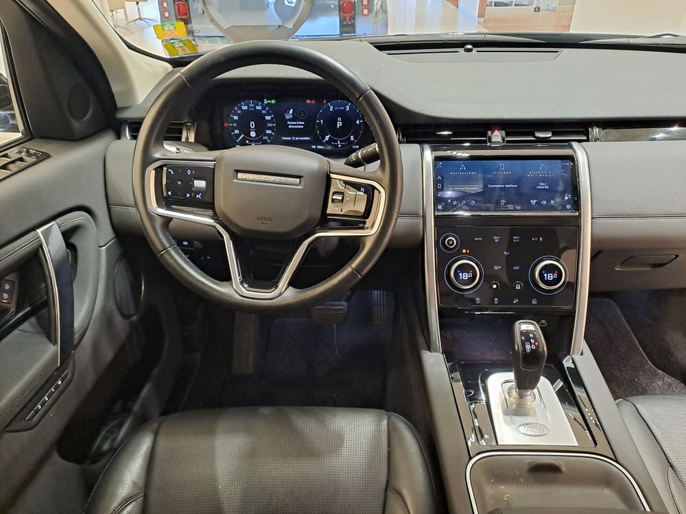 Land Rover Discovery Sport usata a Pavia (4)