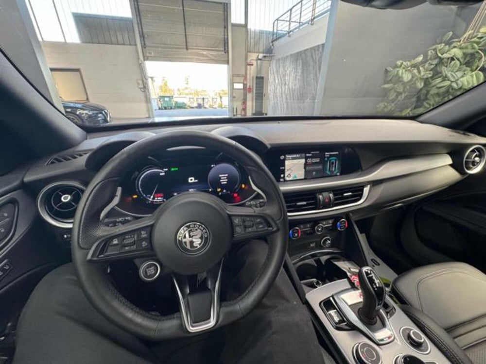 Alfa Romeo Stelvio usata a Vercelli (11)