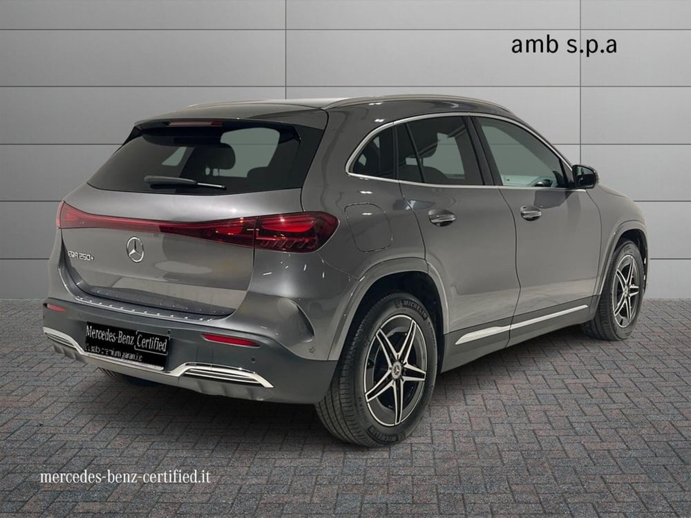 Mercedes-Benz EQA usata a Napoli (2)