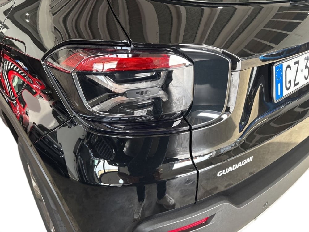 Jeep Avenger nuova a Caltanissetta (10)