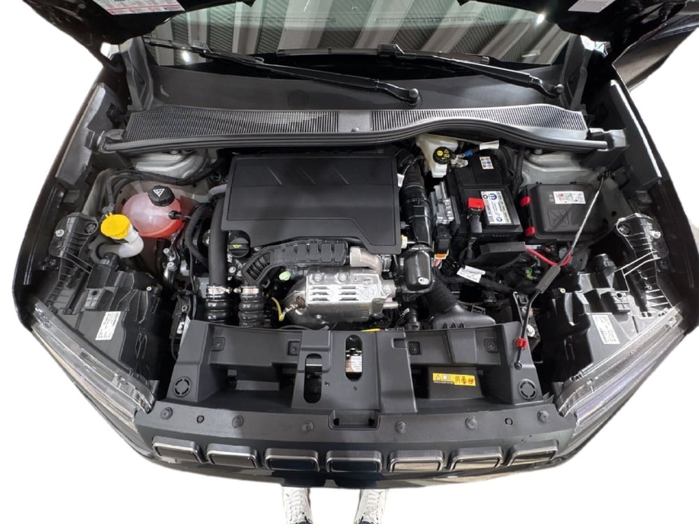 Jeep Avenger nuova a Caltanissetta (13)