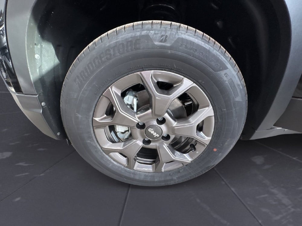 Jeep Avenger nuova a Caltanissetta (15)