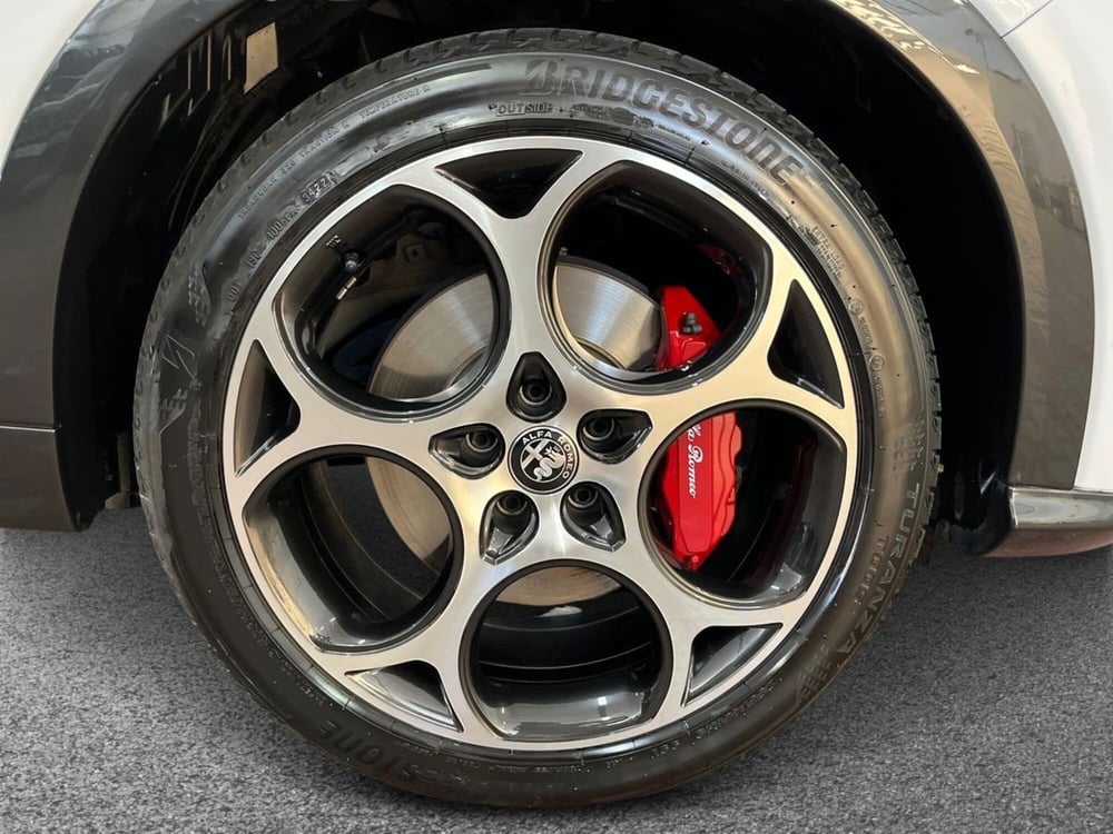 Alfa Romeo Tonale usata a Matera (12)