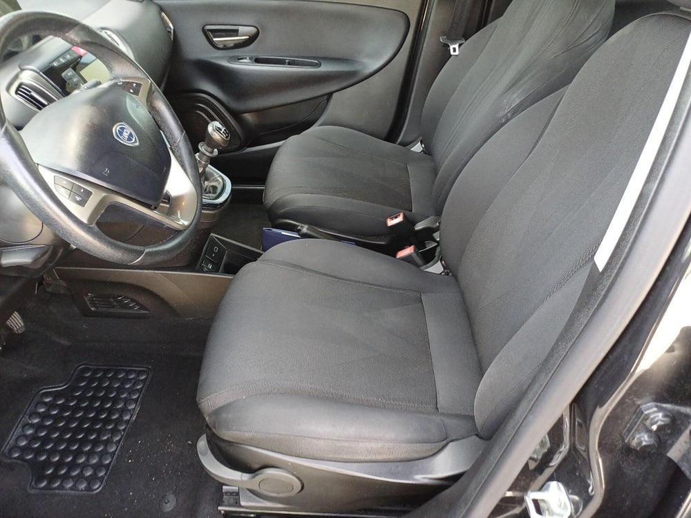 Lancia Ypsilon usata a Frosinone (10)