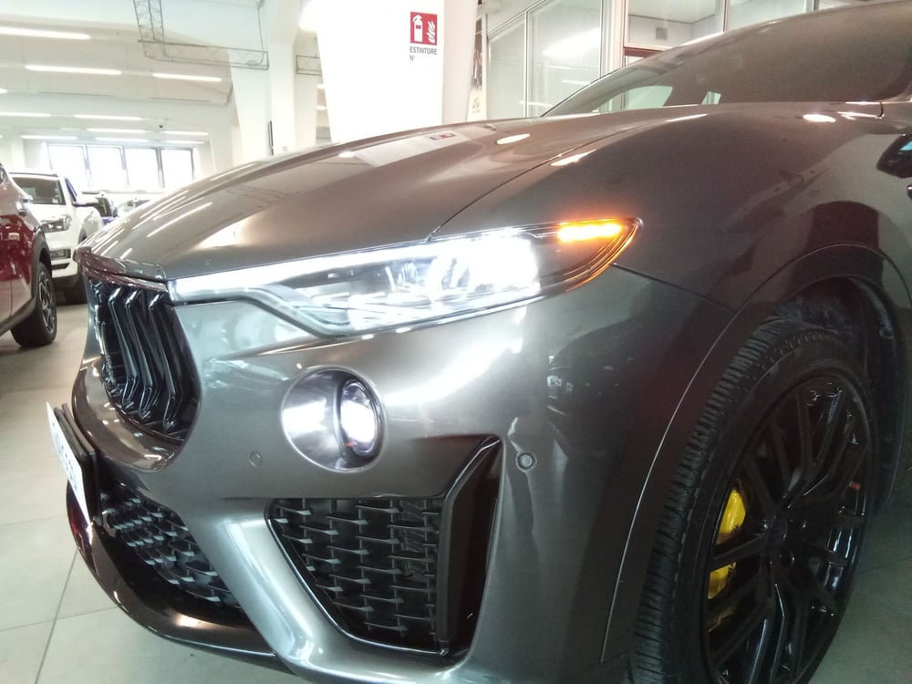 Maserati Levante usata a Rimini (13)