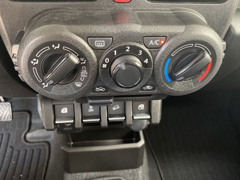 Suzuki Jimny nuova a Lodi (12)