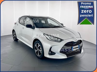 Toyota Yaris 1.5 Hybrid 5 porte Trend nuova a Milano