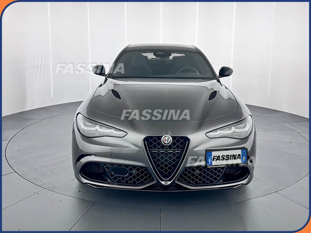 Alfa Romeo Giulia nuova a Milano (2)