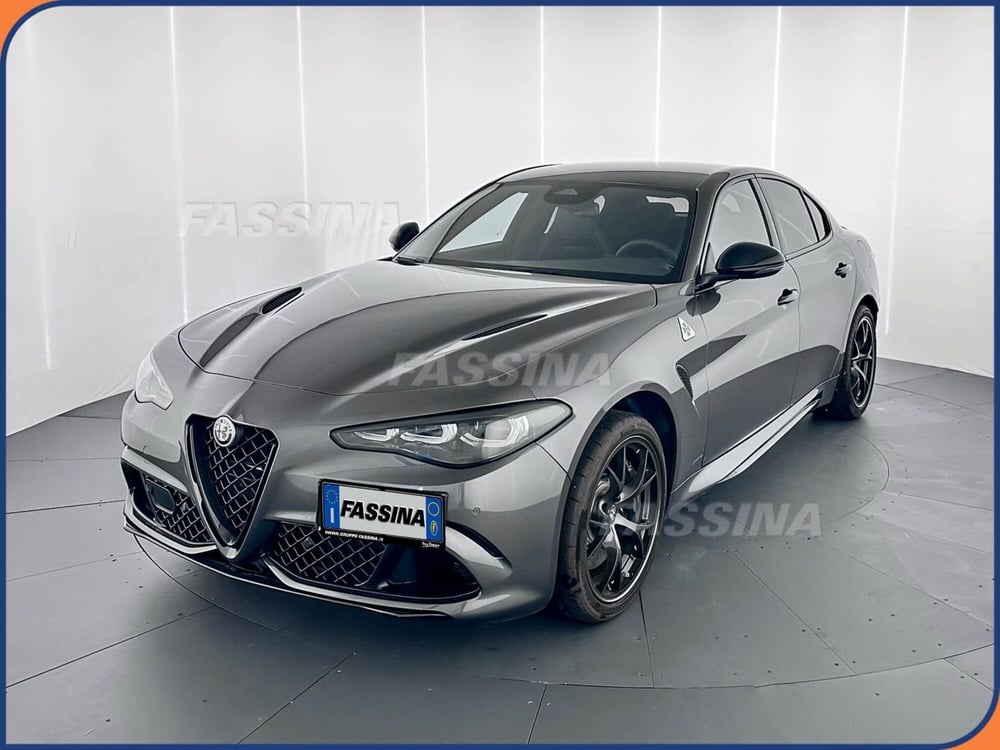 Alfa Romeo Giulia nuova a Milano (3)