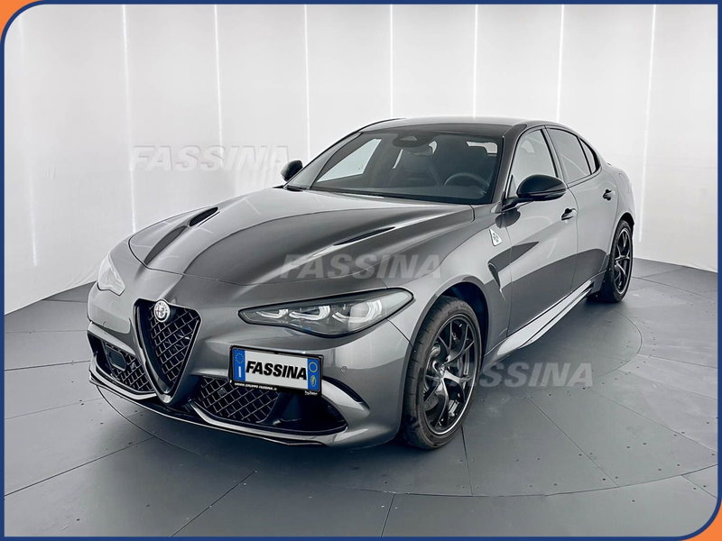 Alfa Romeo Giulia nuova a Milano (3)