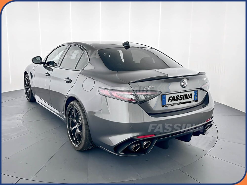 Alfa Romeo Giulia nuova a Milano (4)